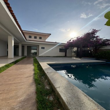 Belíssima casa no Condomínio Interlagos Belíssima casa no Condomínio Interlagos