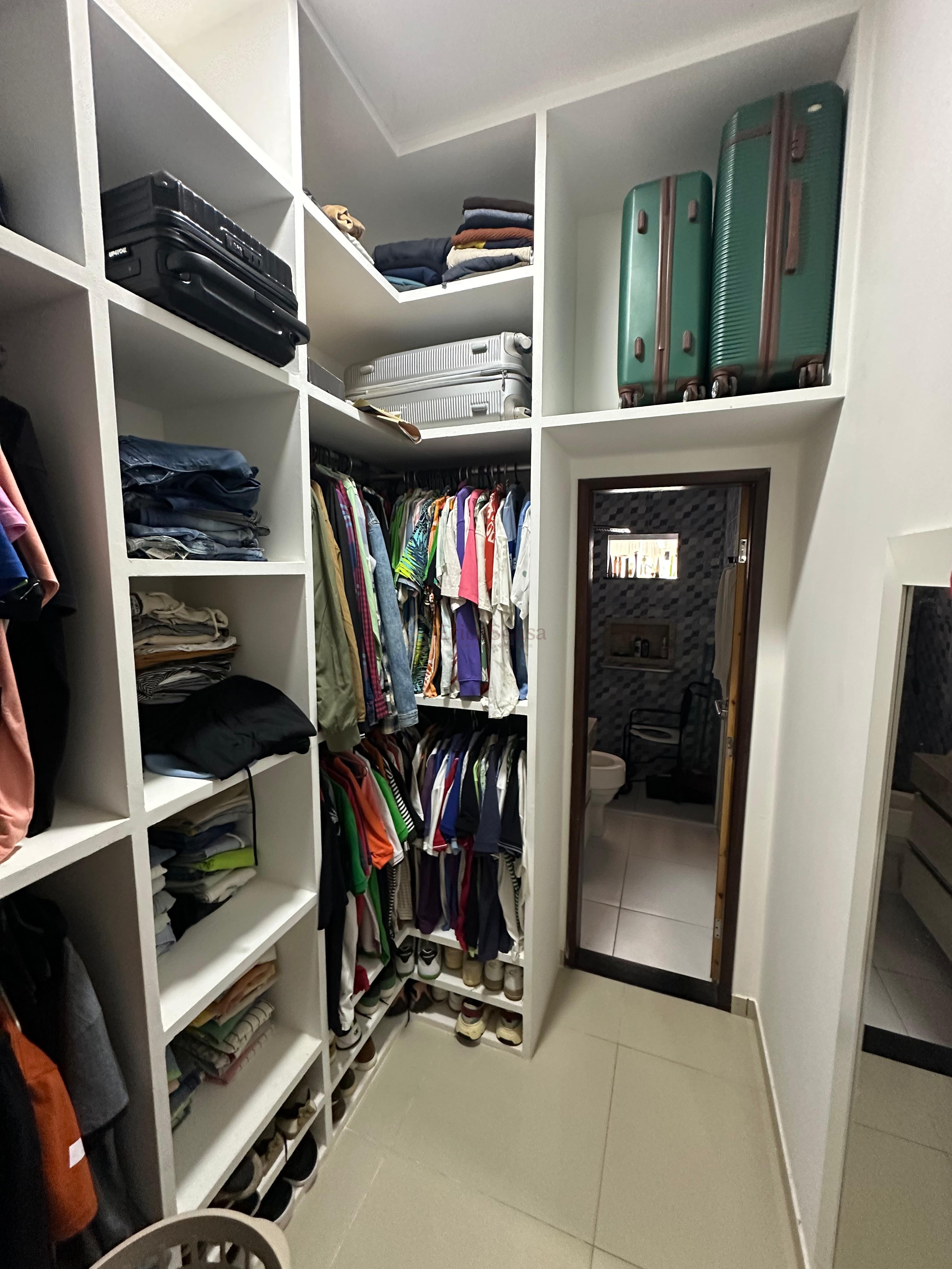 Casa 3 quartos para Venda no bairro Alto do Calhau em São Luís