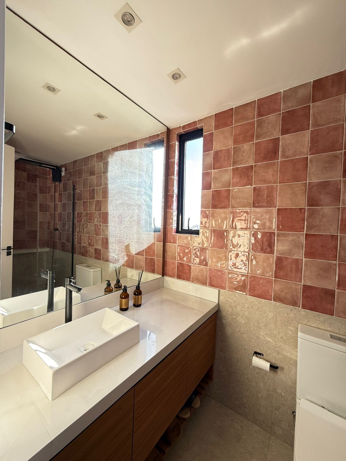 🏢 Apartamento com finíssimo acabamento no Ed. Tom Jobim!