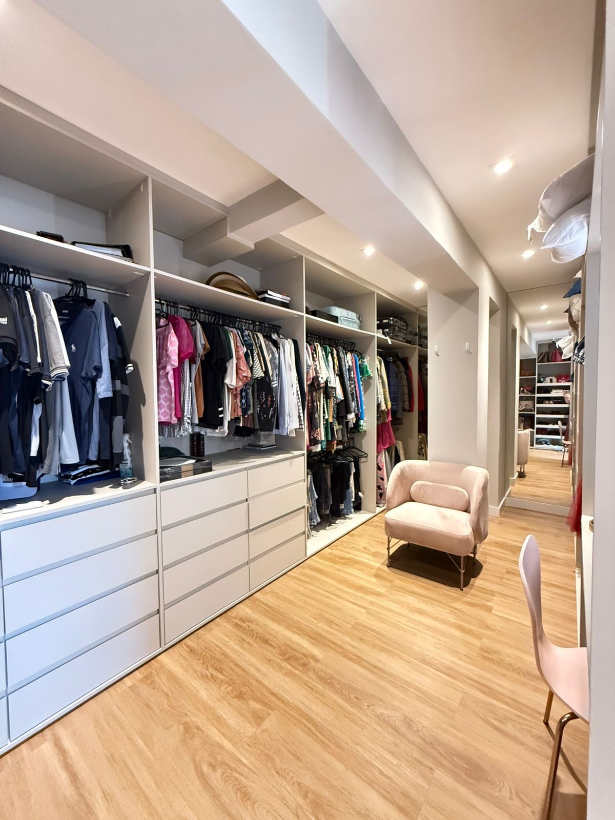 🏢 Apartamento com finíssimo acabamento no Ed. Tom Jobim!